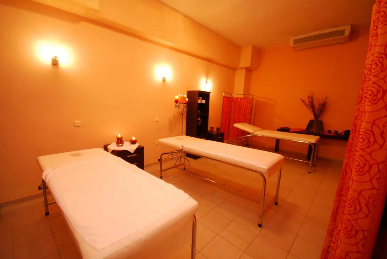 4 Epoxes Hotel Spa Káto Loutrákion Buitenkant foto