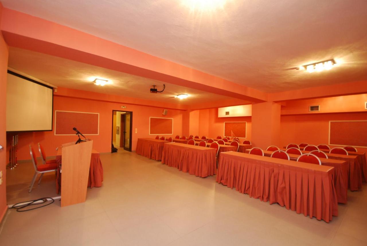 4 Epoxes Hotel Spa Káto Loutrákion Buitenkant foto