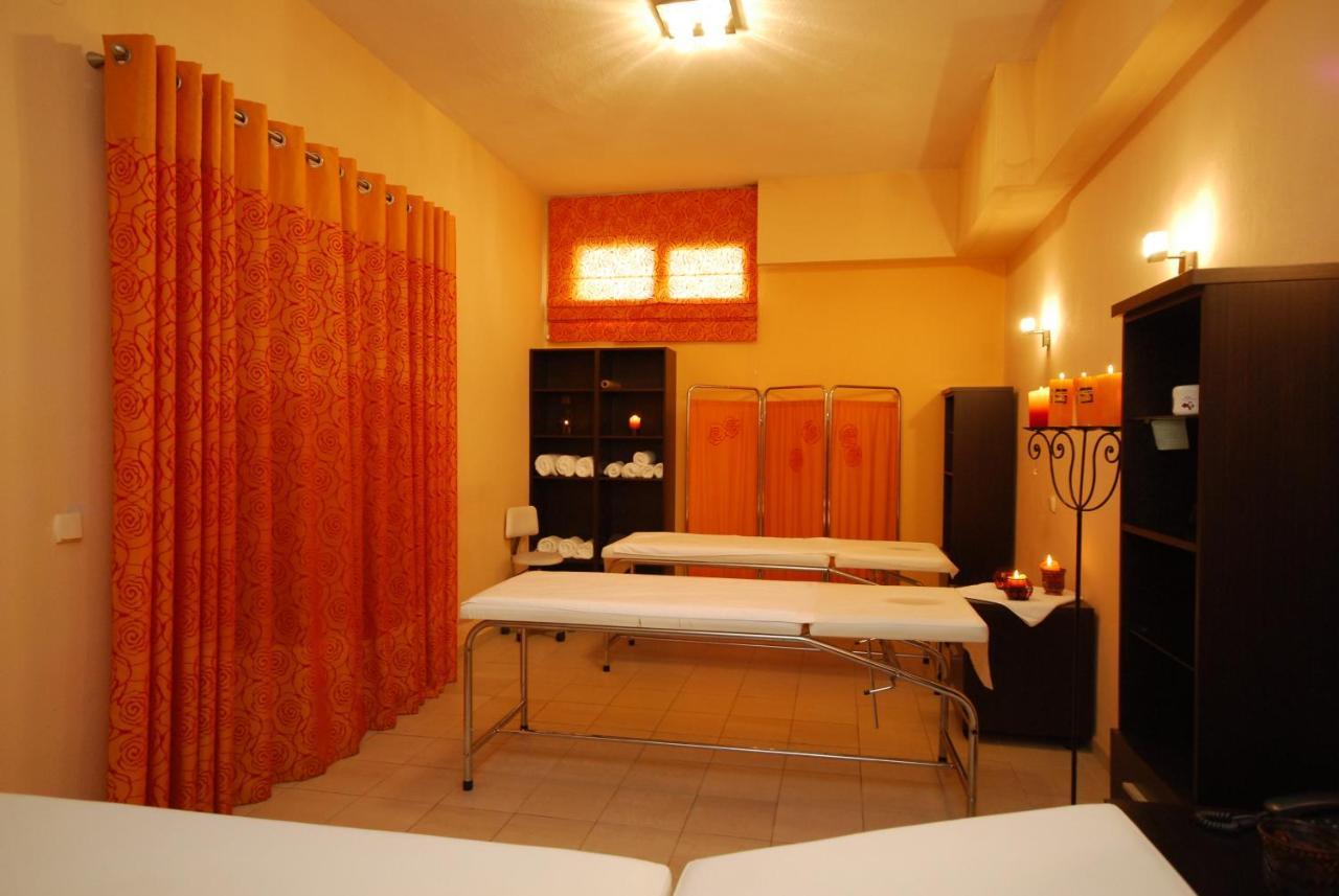 4 Epoxes Hotel Spa Káto Loutrákion Buitenkant foto