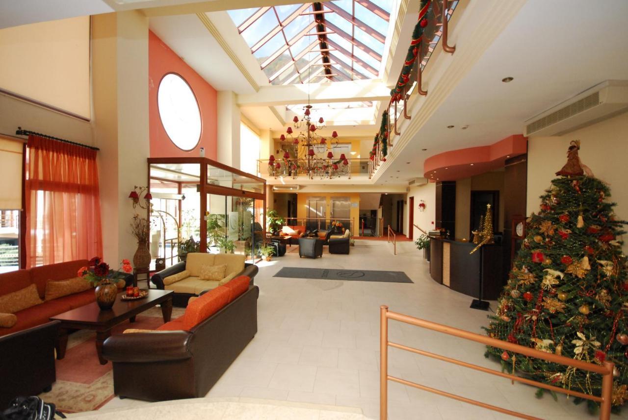 4 Epoxes Hotel Spa Káto Loutrákion Buitenkant foto